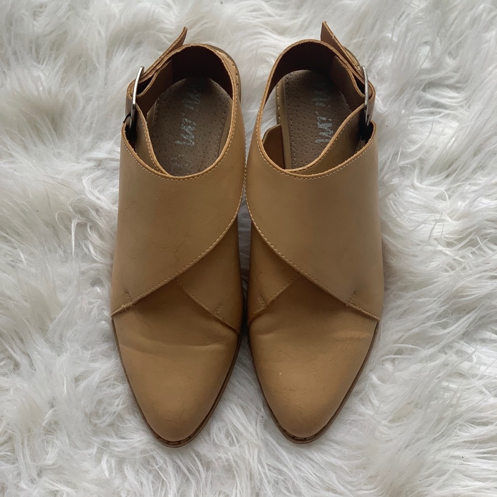 Mi.iM buckle wrap mule